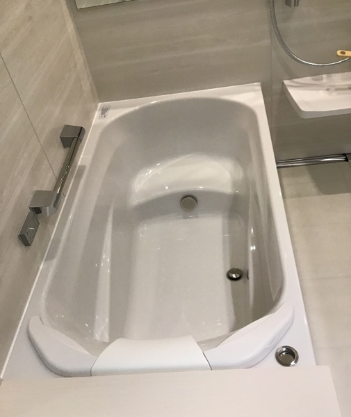 14サイズラウンド浴槽ベンチ付き